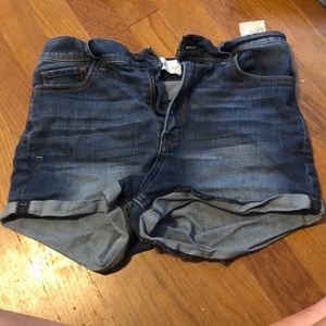 I’m selling these shorts